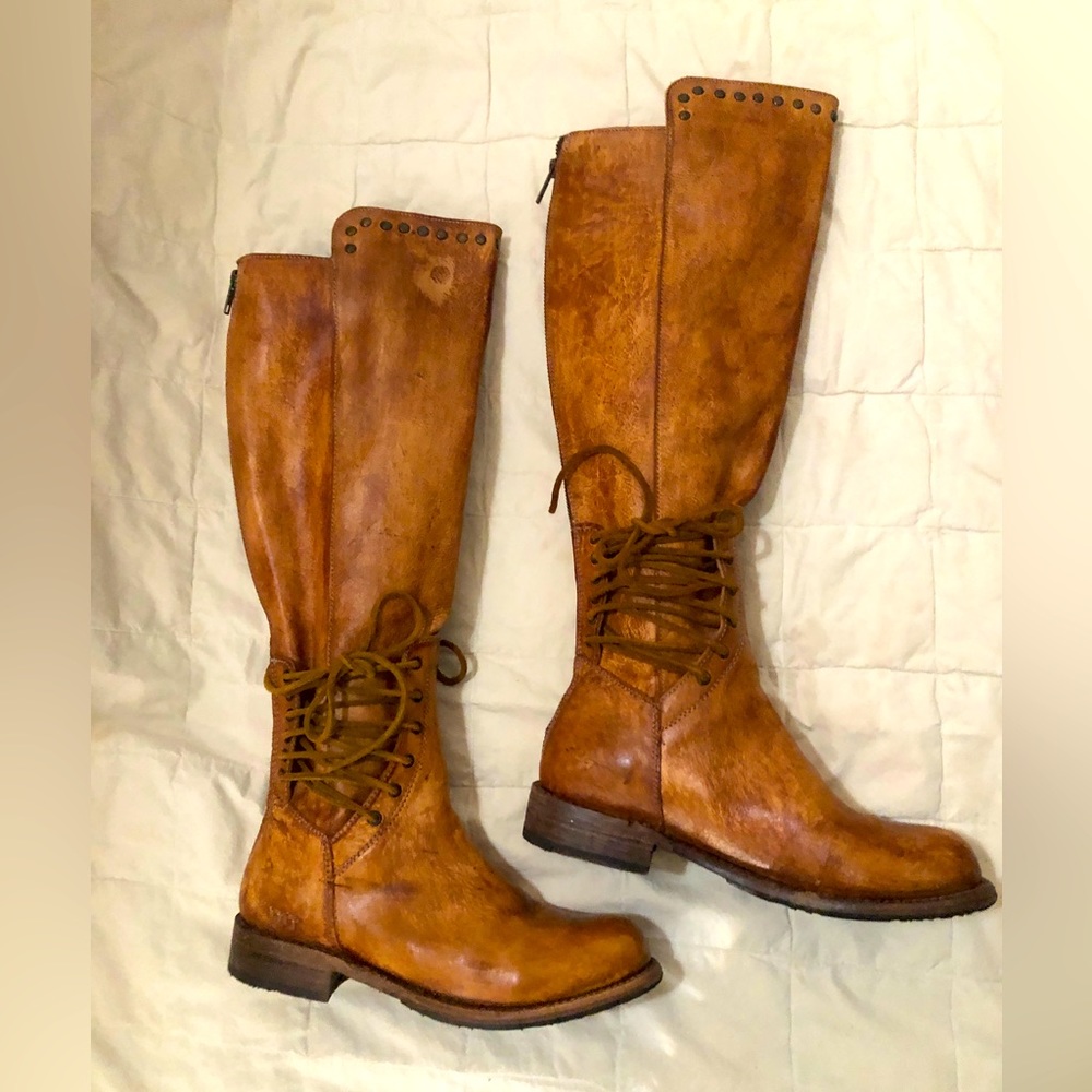 Bed|Stu Loxley Boots